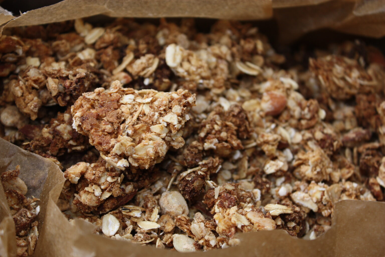 Knuspriges Granola selber machen – Grundrezept